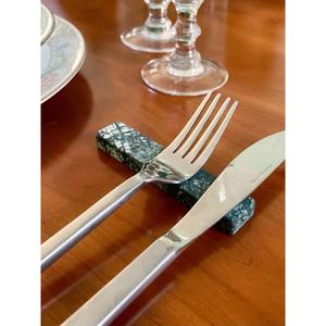 Ensemble de couverts en métal de qualité supérieure avec finition luxueuse, style élégant et collection de couverts complète pour les foyers - Product Image 1