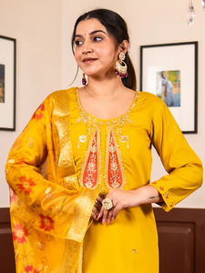 DERNIÈRE COLLECTION DE PITHI ET DE KURTI-SET EN SOIE MUSLIN DE DESIGNERS - Product Image 5