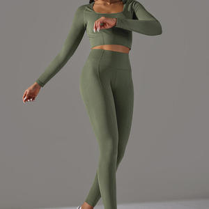 Ensemble de leggings de sport pour femmes de haute qualité personnalisé avec un matériau respirant en élasthanne/coton, tenue de mode complète - Product Image 4