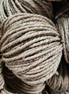 Fil de raphia et de jonc naturel très vendu, matériau en jonc de mer D4mm pour la fabrication de paniers, exportation du Vietnam. - Product Image 5