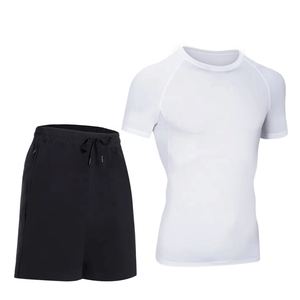 Ensemble de t-shirt et short de sport d'été respirant et anti-transpiration, 2 pièces, léger, à séchage rapide, personnalisable pour homme - Product Image 1