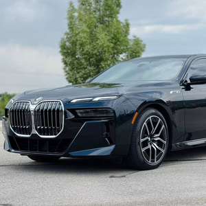 2023 760i xDrive ~6,500 millas, motor V8 biturbo de 536 hp, tracción en las cuatro ruedas, sin modificar - Product Image 1
