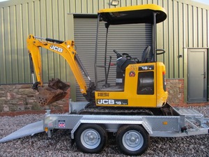 Miniexcavadora de 1.5 Toneladas, Nueva, con Motor Cumple con Normativa EUR5, para Proyectos Agrícolas y de Construcción Rural, con Camión en Venta - Product Image 5