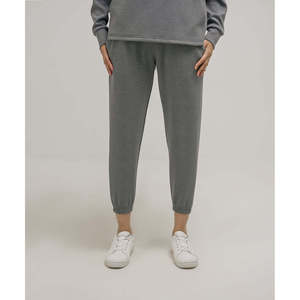 Joggers courts LuxeStretch pour femmes pour l'hiver par temps froid - Product Image 1