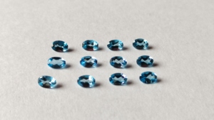 Personalizable 3x5mm corte ovalado mezcla suelta de alta calidad 5A gemas de Topacio Azul suizo cuarzo semiprecioso Zirconia tamaño personalizable - Product Image 4