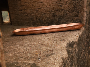 Plateau de service élégant de style vintage plateau martelé en cuivre fait à la main rangement de cuisine moderne en métal de haute qualité décoratif - Product Image 2