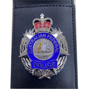 Insignia de Cuero Esmaltada y Chapada en Oro, Fundición a Presión de Metal Personalizada, Forma Irregular, Estilo Zhongshan, Alimentos/Vino/Motocicleta, Otros - Product Image 1