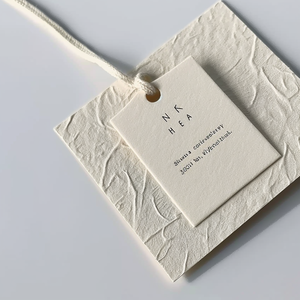 Étiquettes volantes de luxe personnalisées en <span class=keywords><strong>carton</strong></span>, impression de logo, étiquettes volantes pour vêtements, logo propre - Product Image 5