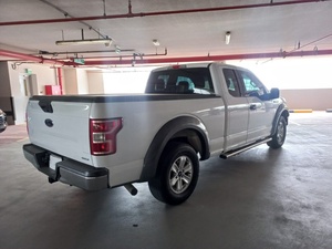 ฟอร์ด F150 XLT ปี 2018 เครื่องยนต์ 3.5 ลิตร GCC มือสอง ขับเคลื่อนสี่ล้อ ภายในสีอ่อน เบาะหนัง ระบบควบคุมความเร็วอัตโนมัติ พวงมาลัยซ้าย ยาง R16 เกียร์อัตโนมัติ มาตรฐานยูโร 6 - Product Image 3