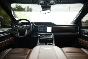 GM_C Sierra 3500HD Denali Ultimate d'occasion propre 2025 - Product Image 4