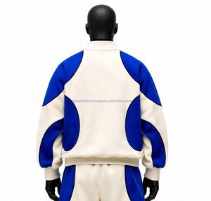 Ensemble de survêtement d'hiver respirant personnalisé pour homme, en polyester/coton tricoté 300g, avec veste coupe-vent à capuche et pantalon de jogging - Product Image 3