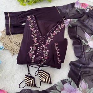 Robe en soie romaine de haute qualité avec broderie à la main et vêtements de mariage Dupatta à impression numérique à quatre bords latéraux - Product Image 3