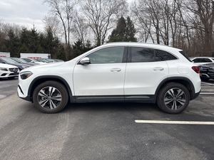 Un MERCEDES-BENZ GLA SUV 250 4MATIC 2022 d'occasion, magnifique, avec transmission V6 8 vitesses, 221 CV, 2L, 14, prêt à la vente. - Product Image 4