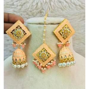 Boucles d'oreilles mode Mangleika de forme carrée Design émaillé élégant - Product Image 6