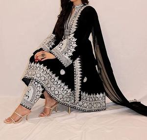 Vestido Afgano en Color Negro, Ropa Afgana Hecha a Mano con Bordado Charma en Color Blanco, Bordado en el Vestido 2023 - Product Image 4