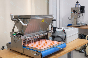 Petite machine de dépose de bonbons de bureau, machine à fabriquer des bonbons gélifiés, machine à déposer les gommes - Product Image 6