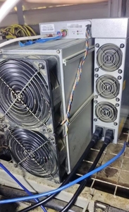 Antminer S19 95T Usado en Venta, Antminer S19 K <span class=keywords><strong>Pro</strong></span> 120T de Segunda Mano Reacondicionado, <span class=keywords><strong>S19J</strong></span> <span class=keywords><strong>Pro</strong></span> 104T, S19 <span class=keywords><strong>100T</strong></span> a Precio Económico - Product Image 2