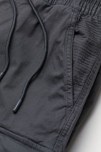 Pantalon cargo décontracté en toile légère à 6 poches, avec cordon de serrage, coupe-vent, respirant, personnalisable, en coton uni gris - Product Image 6