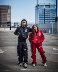 Sweat-shirt de jogging en nylon personnalisé boutonné ensemble de joggers à capuche coupe-vent sweat à capuche brodé pantalons de survêtement survêtements pour hommes - Product Image 1