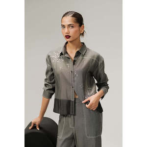 Blusa de Mezclilla Negra para Mujer con Adornos y Botones - Product Image 3