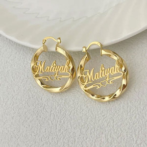 Pendientes de Aro con Nombre Personalizado en Plata 925, Círculo de 15 mm, Par - Product Image 5