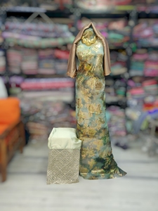 Dirac Fransawi multicolore rose avec châle bleu |   Robe traditionnelle somalienne de qualité supérieure pour les mariages et les fêtes - Product Image 4
