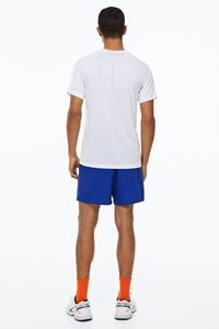 กางเกงขาสั้นสำหรับวิ่งออกกำลังกายกีฬาฤดูร้อนแบบลำลองของผู้ชายป้องกันรอยยับสบายโลโก้สีทึบยืดหยุ่นได้ - Product Image 4