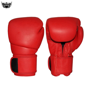 Guantes de boxeo profesionales de 10oz de nueva fabricación con logotipo personalizado, guantes de kick boxing de entrenamiento de cuero PU, función de perforación para adultos - Product Image 4