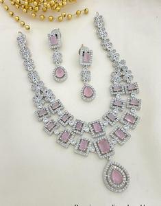 Conjunto de lujo con aspecto de diamante americano, collar de doble capa, pendientes, latón elegante para fiesta de boda, regalo de boda de diamante de circonita CZ - Product Image 3