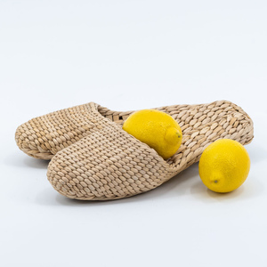 Pantuflas de dormitorio hechas a mano, sandalias de interior de gran calidad, sandalias de jacinto de agua. - Product Image 2