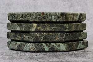 Ensemble de 4 sous-verres en marbre octogonal épais Angelo Green, fabriqués à la main en Inde - Product Image 3