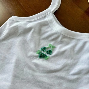เสื้อกล้ามปักลูกปัดลายดอกไม้ งานแฮนด์เมดสุดพิเศษ แฟชั่นเก๋ไก๋ ไม่ซ้ำใคร - Product Image 5