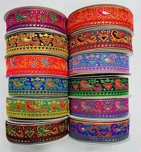 Tissu de dentelle Jacquard de luxe 100% doux avec des motifs exquis pour les robes de soirée de mariée chaussures décoration de la maison projets d'artisanat - Product Image 1