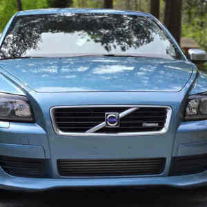 SUV C30 T5 R-Design 2024, 1-25000 milles, automatique, jantes R18, conduite à gauche, sièges en cuir, climat chaud, peu modifié - Product Image 3