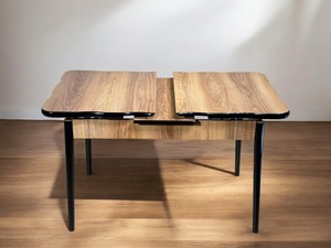 Table à manger moderne conçue pour le style et le confort, parfaite pour les réunions de famille, les dîners et les repas de tous les jours - Product Image 3