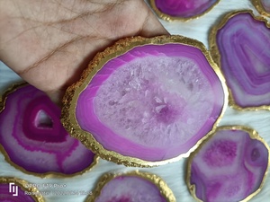 ถาดรองแก้วหินโมราคริสตัลธรรมชาติสีชมพูทรงกลมชุบทอง - Product Image 2