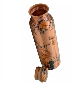 Bouteille d'eau en cuivre martelé de qualité supérieure, prix de gros pour les personnes soucieuses de leur santé en Inde - Product Image 3