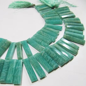 Cuentas largas de amazonita natural con forma de baguette, cuentas briolette perforadas laterales - Product Image 1