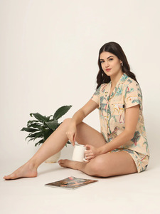 Conjunto de Pijama de Algodón 100% Hecho a Mano en India para Mujer, Estampado Floral, Manga Corta, Cuello en V, Ropa de Dormir Informal Suave y Transpirable - Product Image 6