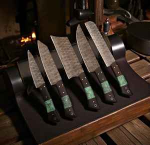 Juego de Cuchillos de Chef de Acero de Damasco de Alta Calidad, Hechos a Medida, con Mangos de Madera, Juego de 5 Piezas con Funda de Cuero - Product Image 6
