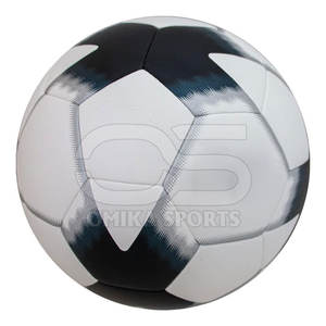 Balón de fútbol de estilo moderno con diseño de panel distintivo adecuado para sesiones de práctica para todo tipo de clima - Product Image 2