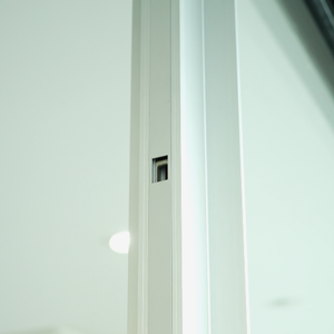 <span class=keywords><strong>Porte</strong></span> coulissante en verre surdimensionnée ALUFRONT Apex 180 avec <span class=keywords><strong>seuil</strong></span> encastré pour des projets intérieur-extérieur fluides - Product Image 5