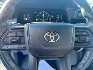 Tacoma SR XTRA Cab 2WD 2025, Usada, con Asientos de Cuero Claro, Eléctrica y de Gasolina, Techo Panorámico, Volante a la Izquierda - Product Image 3