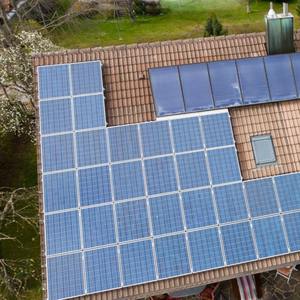 Oferta Especial: Sistema Solar para el Hogar, Kit Completo de Energía Solar para Iluminación, Carga y Energía de Respaldo para Casas - Product Image 3