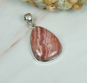 Colgante fino de Plata de Ley 925 y sólida collar con abalorio con incrustaciones de bisel de corte de pera de Rodocrosita rosa - Product Image 3