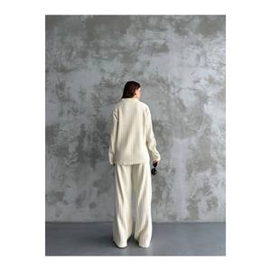 Completo di maglieria a due pezzi da donna elegante - Product Image 3