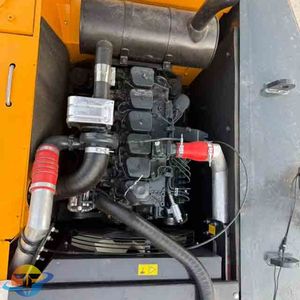 Excavatrice Hyundai HX220S haute performance, moteur Komatsu Cummins, moteur principal en bon état, prêt à être utilisé pour la construction, à vendre - Product Image 1
