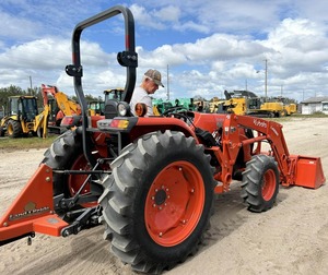 Rodamientos de Motor para Tractor Agrícola MX5400HST 4x4 con Transmisión de Engranajes, Comodidad, Versatilidad, Potencia y Alta Productividad, 2020 - Product Image 1