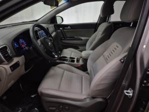 Kia Sportage LX d'occasion propre, année 2018 - Product Image 2