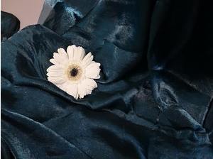 Tela de Nailon Satinado Tora de Alta Calidad para Prendas Femeninas, Vestidos de Novia y de Fiesta, Disponible para la Venta - Product Image 5